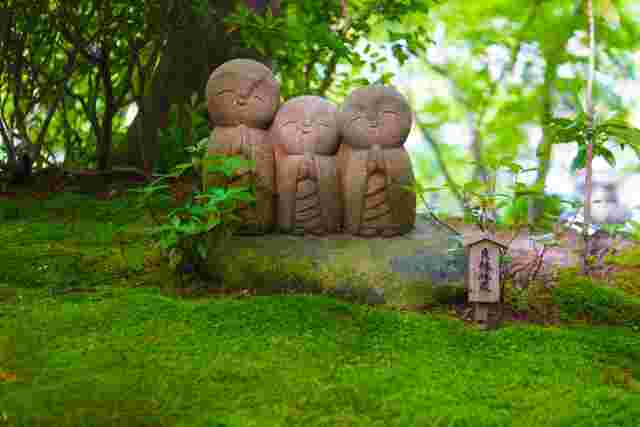 並んだ地蔵