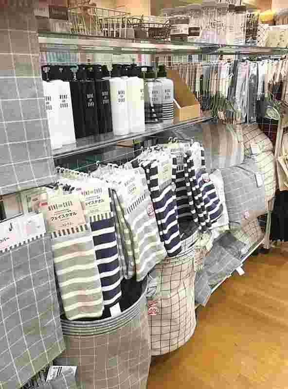 MONO AND CHROの商品