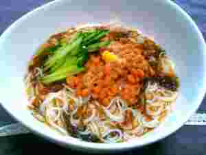 もずく酢と納豆のそうめん