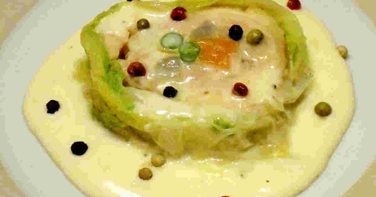 白菜と鶏もも肉のロール蒸しチーズソース