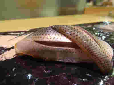 鮨臥龍のこはだ握り