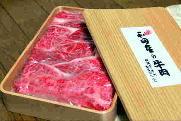 箱に入った松阪牛