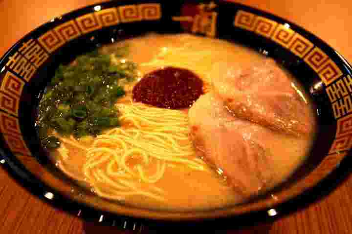 一蘭の豚骨ラーメン