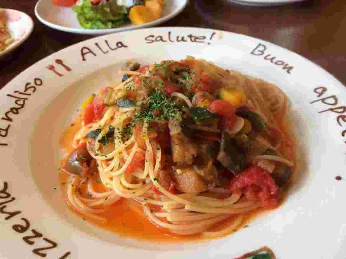 ランチタイムのスパゲッティーセット