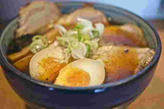 「葱次郎」の焦がしネギラーメン