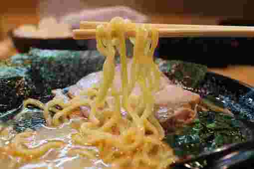 ラーメンの麺リフトアップ
