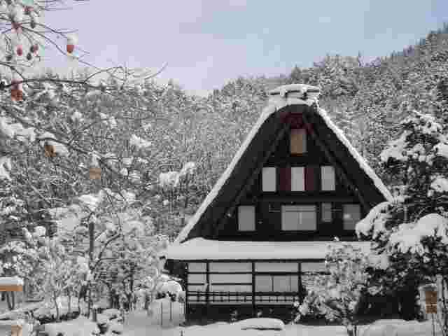 美しい雪景色の飛騨の里
