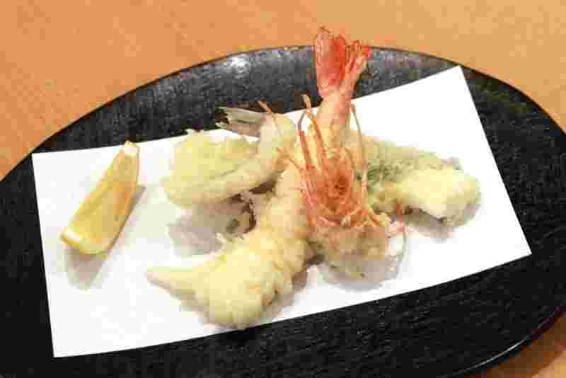 魚介系の天ぷら盛り合わせ