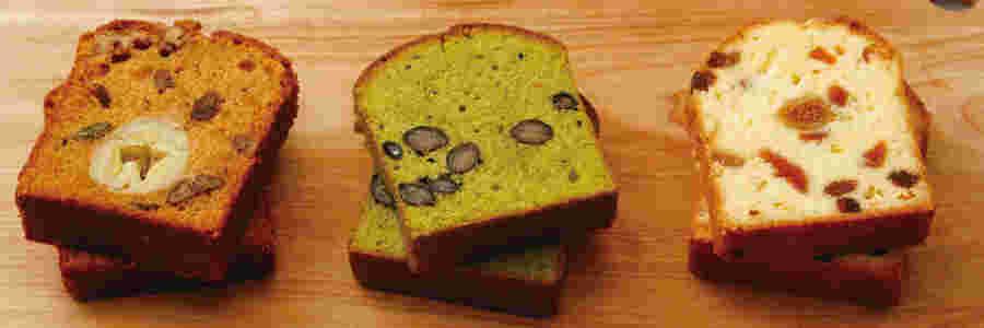 三種類のパウンドケーキの画像