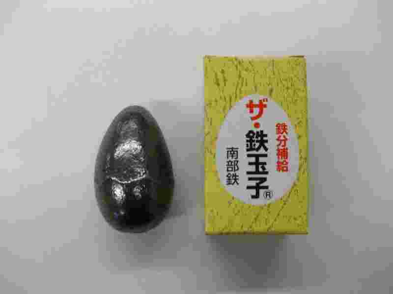 鉄玉子と箱