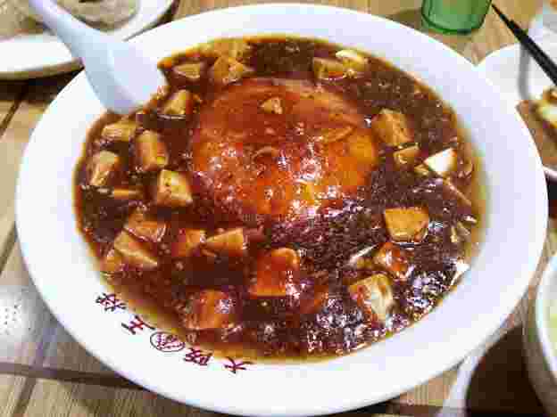 麻婆豆腐のかかった天津飯