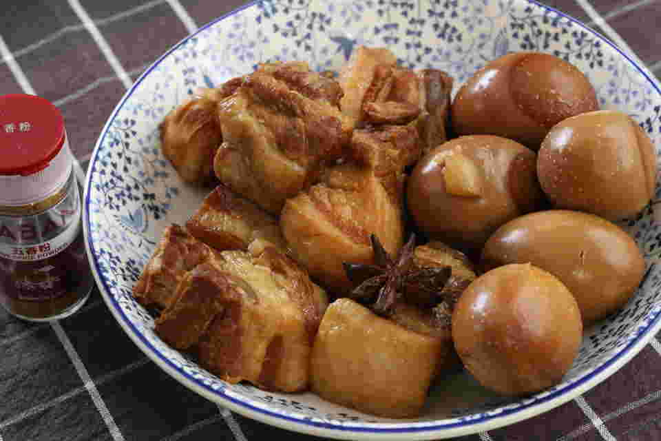 豚の角煮と味つき卵