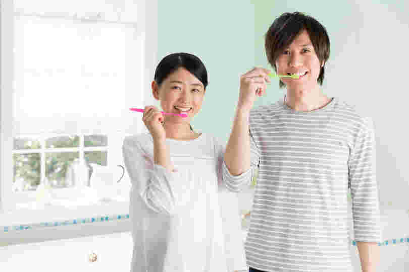 歯磨きをする人