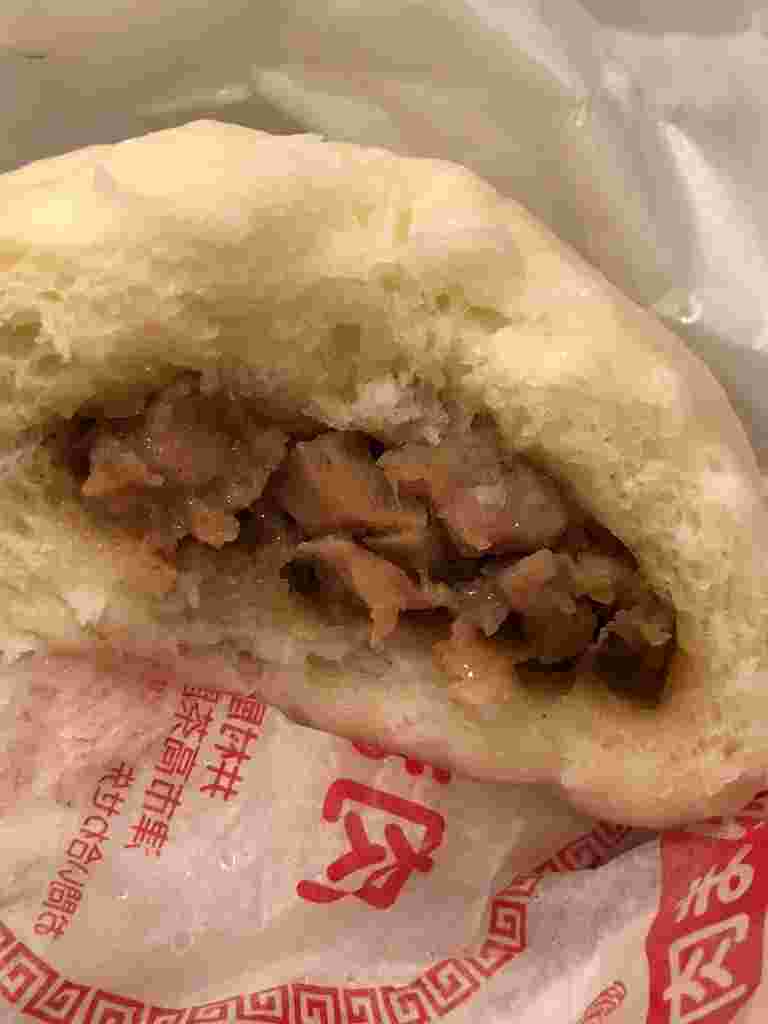 ファミリーマートの熟成生地の本格肉まん