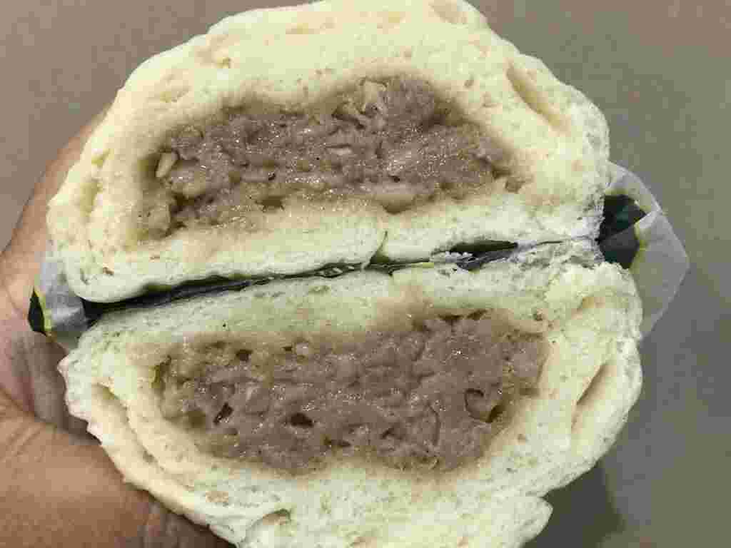 ファミリーマートのプレミアム肉まん