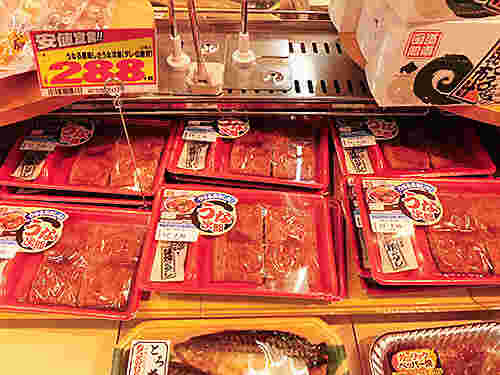 販売コーナーに陳列されているうな次郎の「うなぎの蒲焼風」