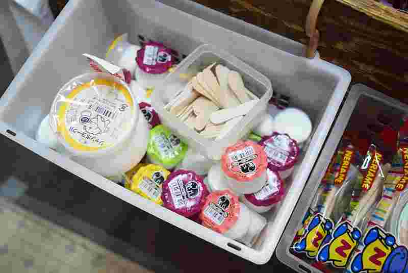 駄菓子屋で売っているモロッコヨーグル