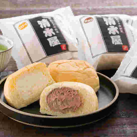 チョコクリームと生クリームの入ったパン