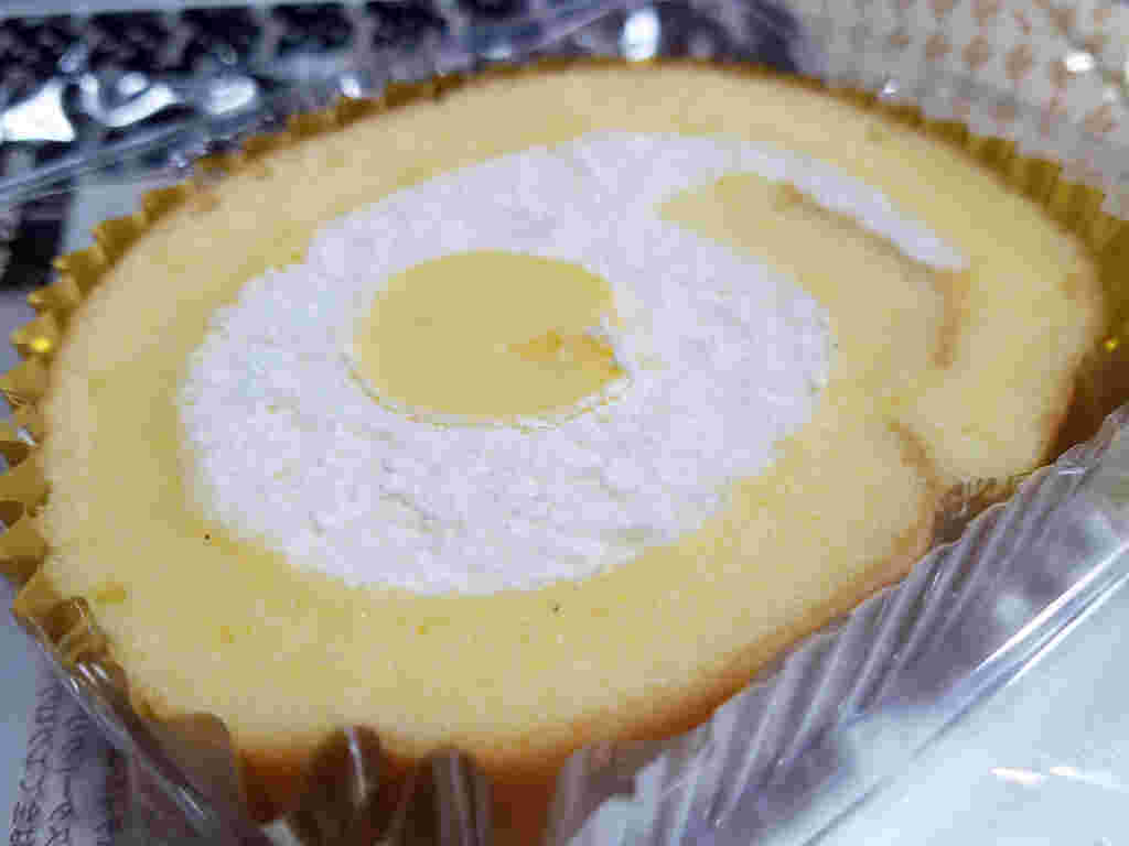 ふわふわのこだわり卵のふんわりロールケーキ