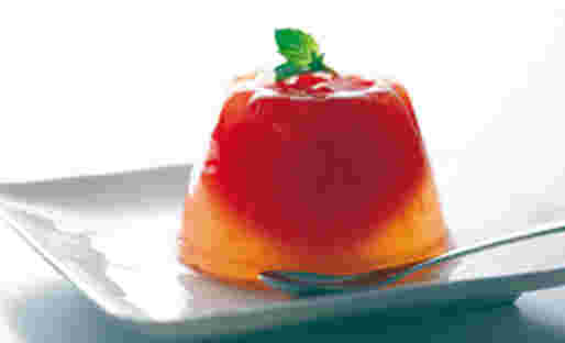 大きなトマトの入ったゼリー