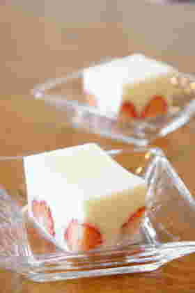 いちごが入った寒天