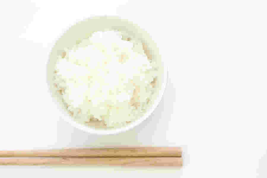 一膳のご飯とお箸