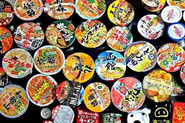 色々なカップラーメン