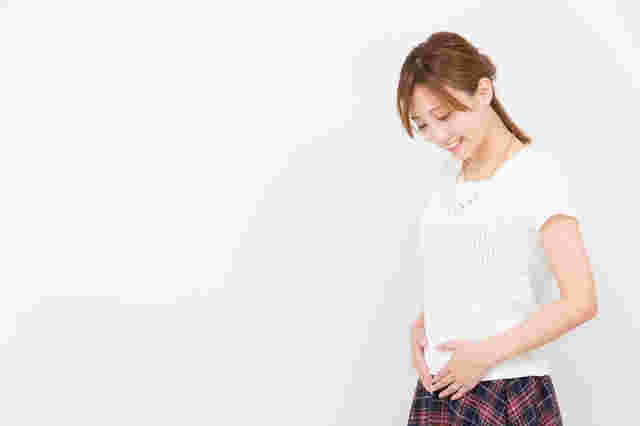 お腹をさする