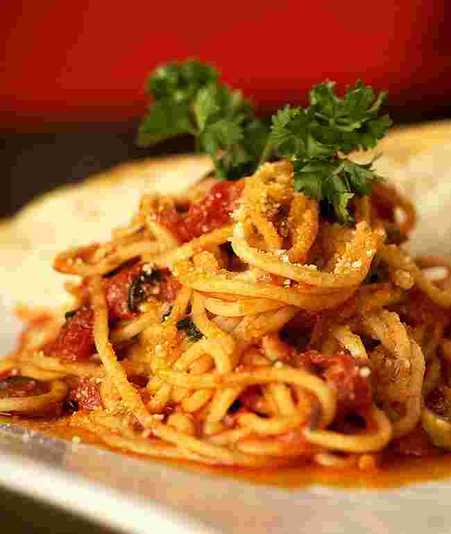 トマトソースパスタ