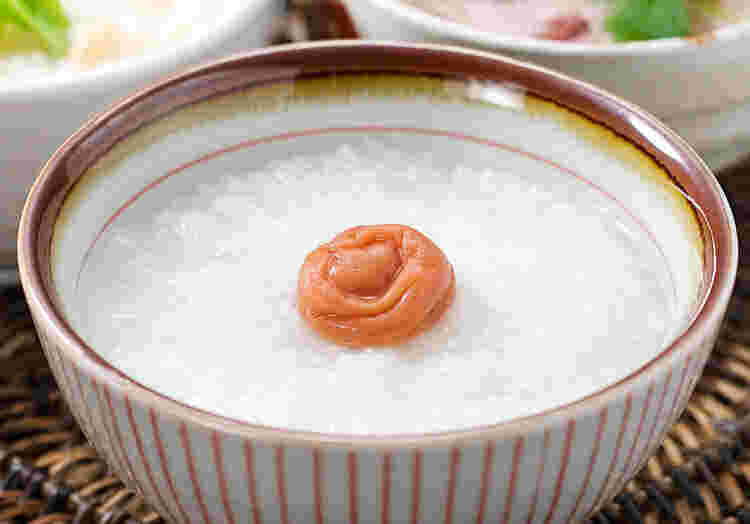 梅干しののったお粥
