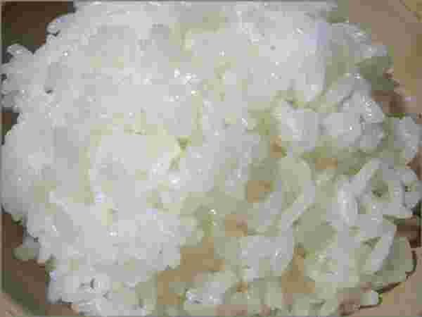ツヤのある白米が美味しそうに見える