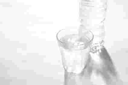 水分を摂りすぎないダイエットの水が注がれているところ