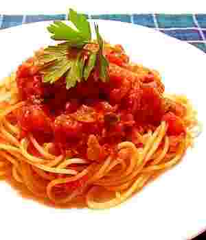 トマトソースのパスタ