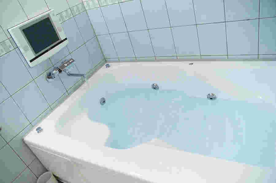 湯船にお湯をはったお風呂