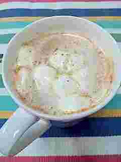 マシュマロ入りほうじ茶ラテ