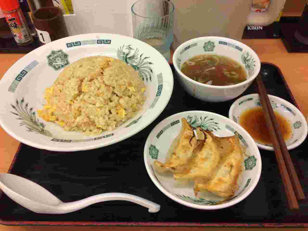 日高屋の餃子とチャーハン