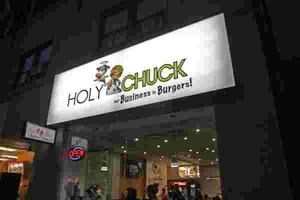 Holy Chuck Friesの店先