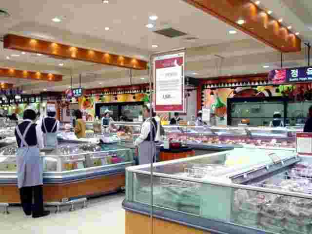 デパートの食品売り場イメージ
