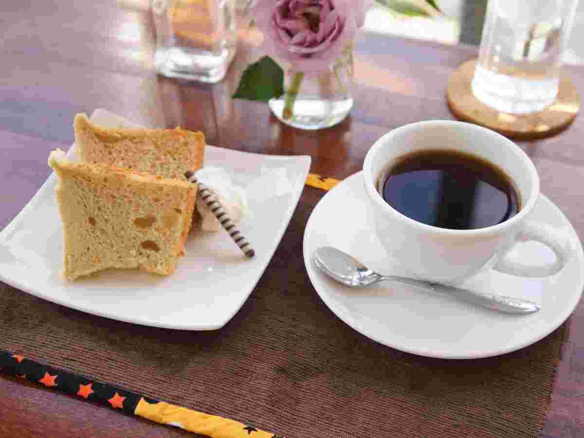 シフォンケーキトー珈琲