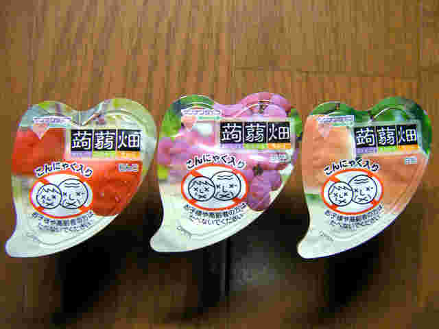 りんごとぶどうと白桃味の蒟蒻畑