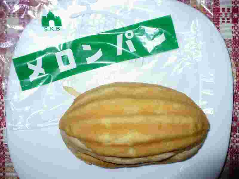 楕円形をした西日本のメロンパン