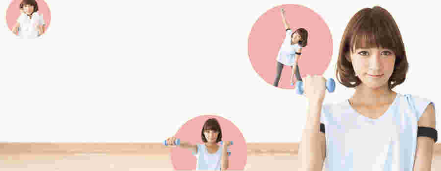 筋トレに励む女性