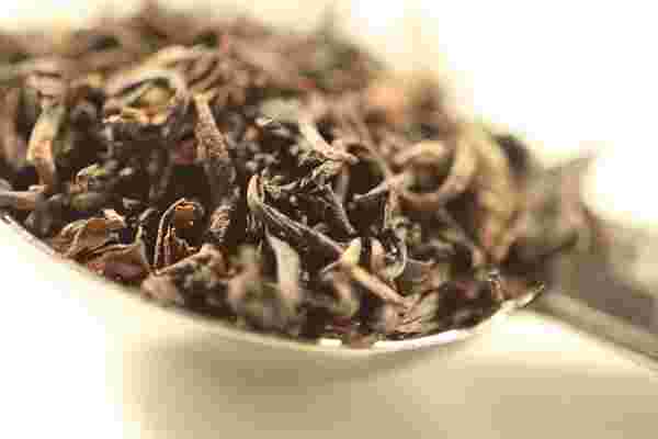 紅茶の茶葉の画像