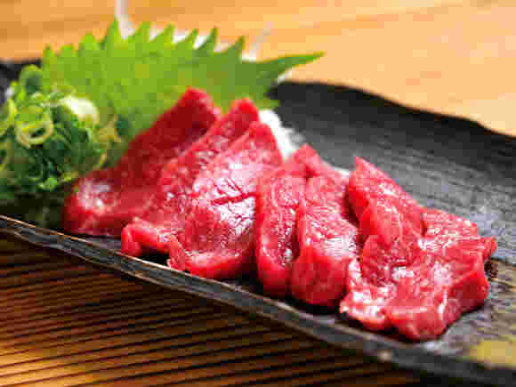 色鮮やかな馬刺し