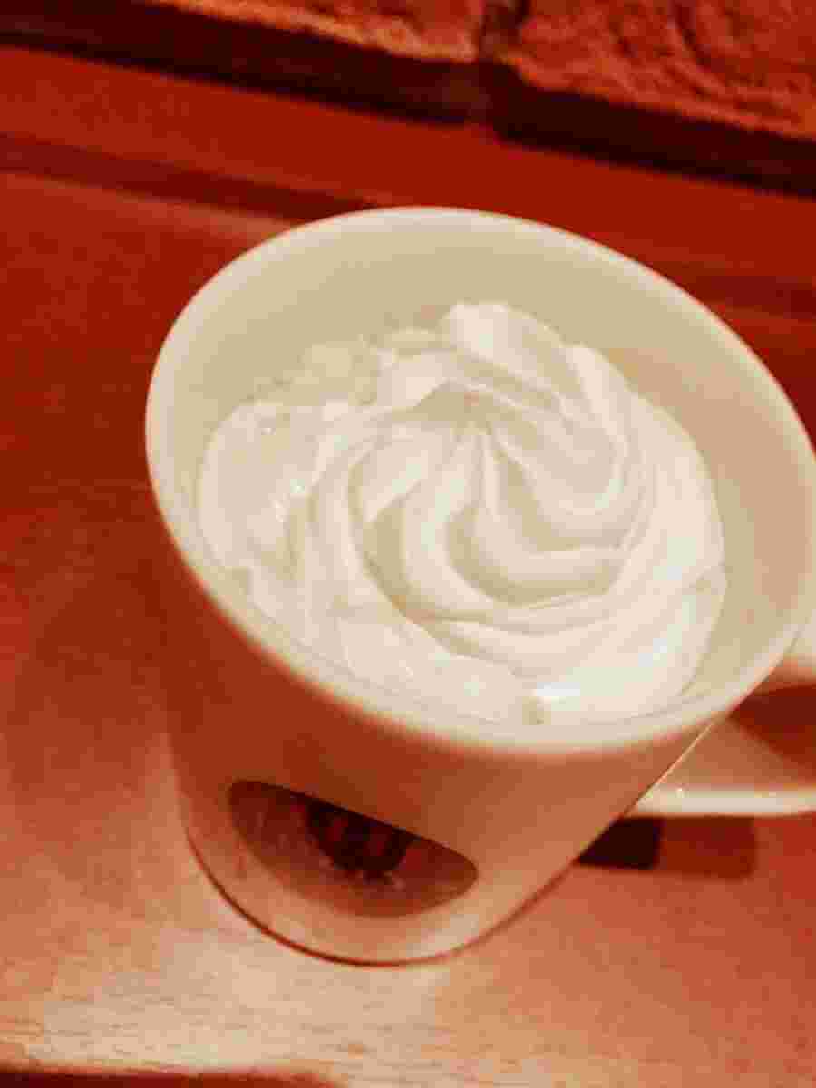 ホイップクリームが乗ったタリーズの画像