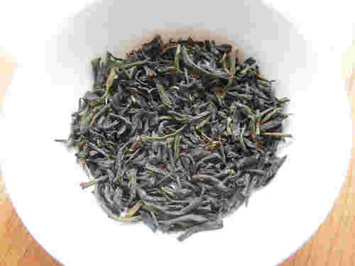 茉莉銀毫の茶葉