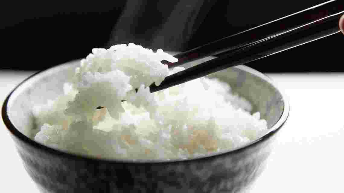 茶碗に盛られた白米