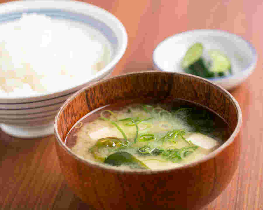 ご飯とみそ汁