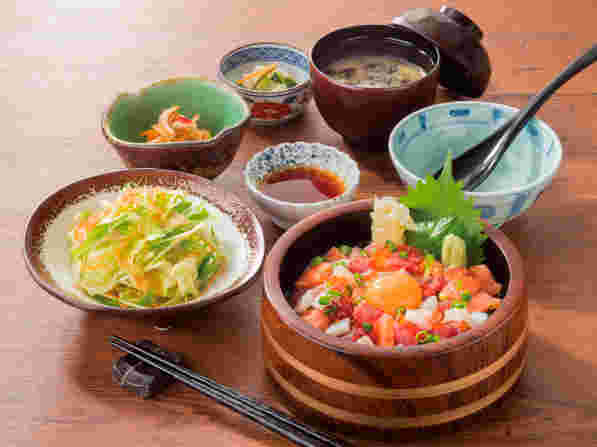 海鮮あられ丼ランチ