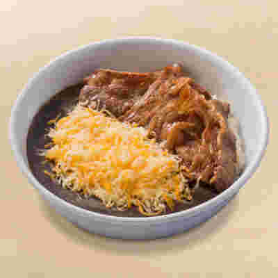 カルビ黒カレーにチーズが入っているところ。